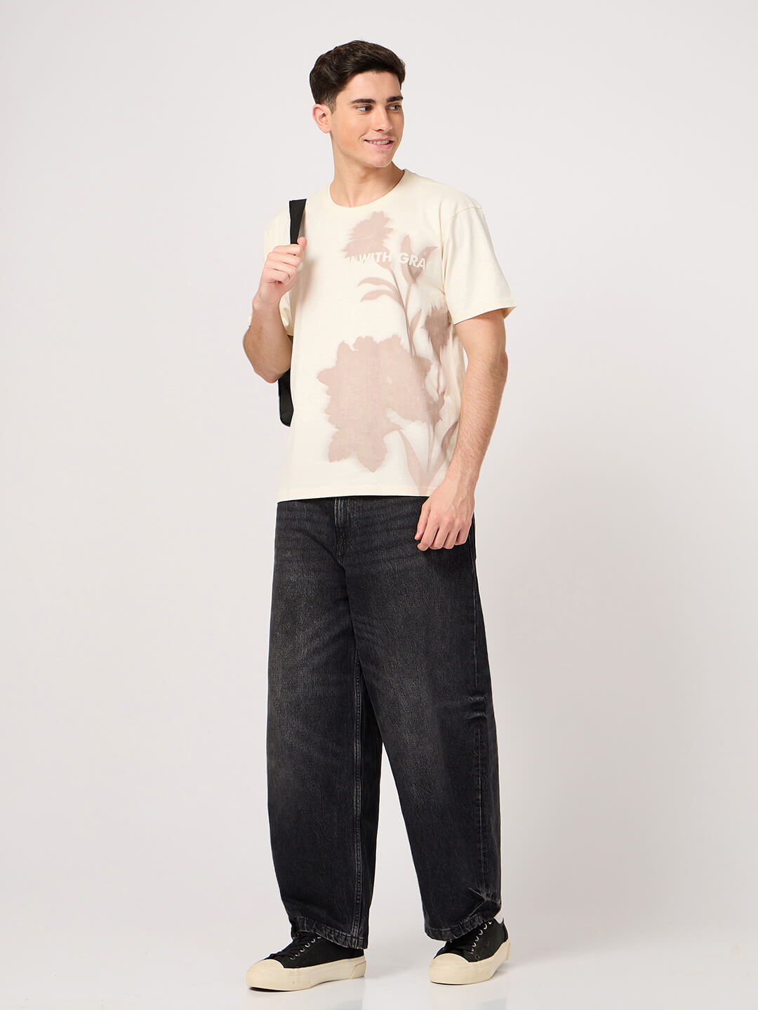 Vogh brand beige printed t-shirt for men